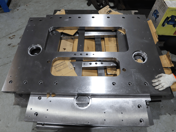 龍(long)門銑床加工